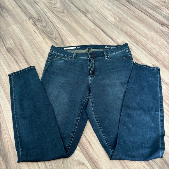 GAP Women's Dark Wash Jeans - Picture 1 of 4